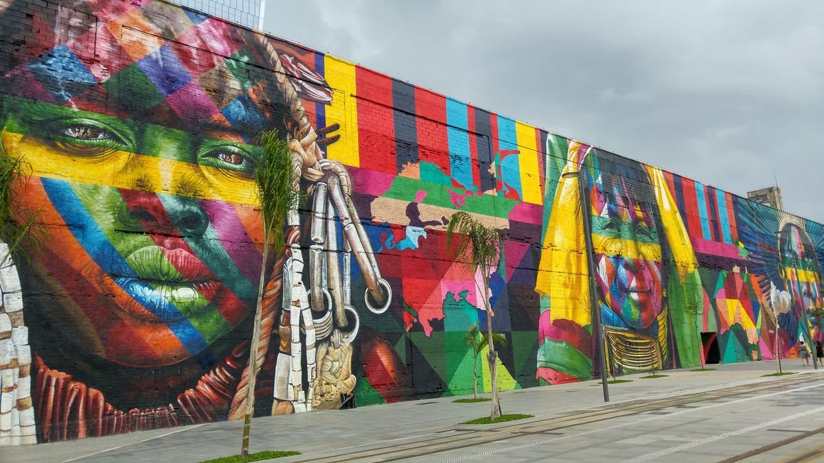 Eduardo Kobra’s giant mural on Rio’s Olympic Boulevard